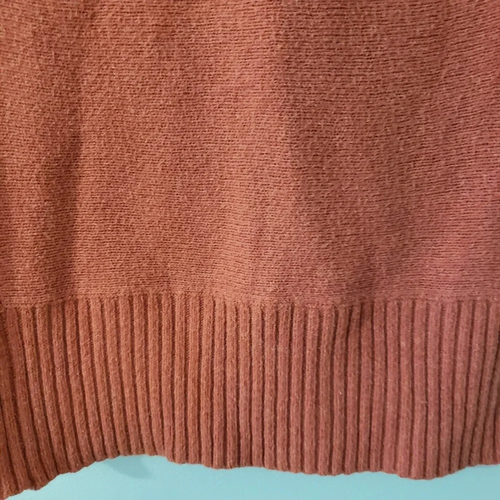 Vintage Hollister Y2K Sweater Medium V-Neck Xtra Long Sleeves Deep V Preppy Fall